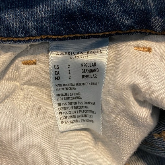 AE Ripped Mom Jean - Picture 3 of 4